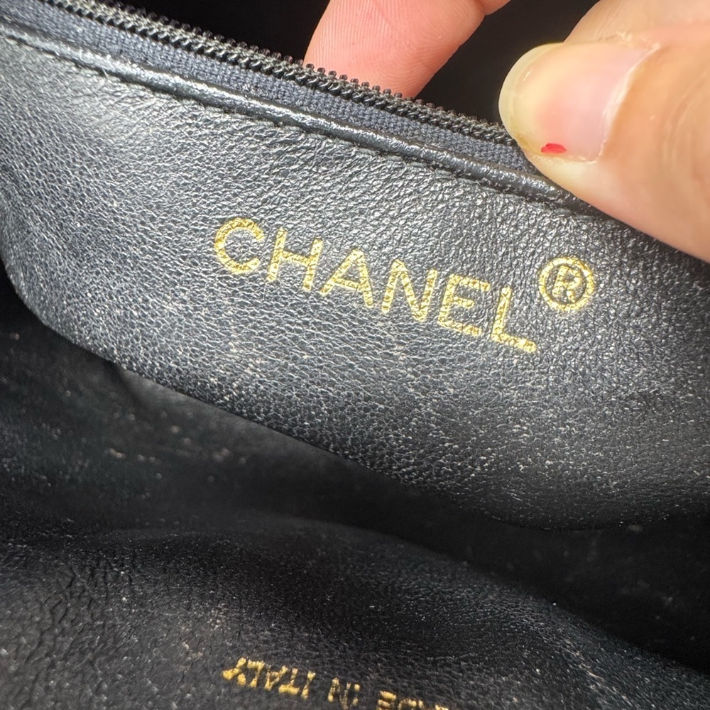 Chanel Vintage Black Quilted Camera Crossbody Bag –Quilted Caviar, Gold Hardware - Picture 11 of 15